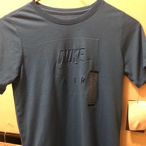 Nike boys shirt size medium